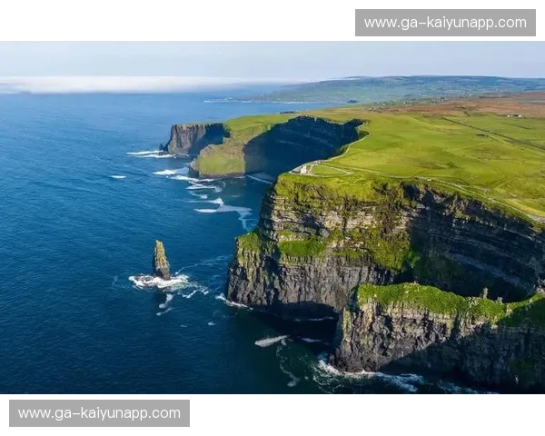 翡翠岛的博弈：爱尔兰vs全世界，这场“慢”与“快”的巅峰对决