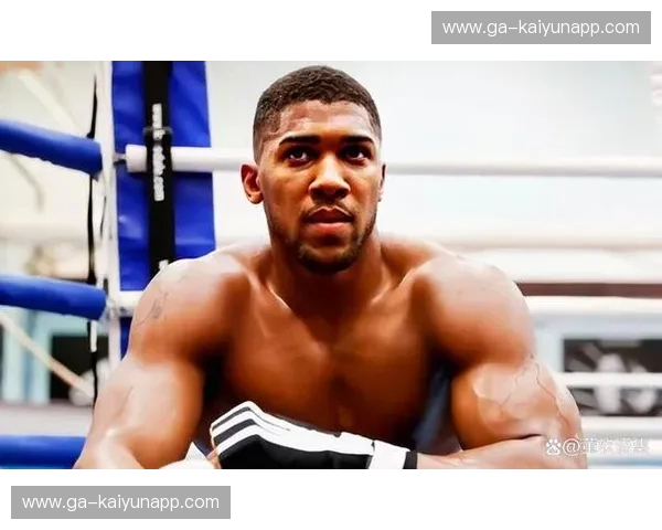 拳击擂台的星辰碰撞：小科里琴科与约书亚，一场超越胜负的荣耀之战